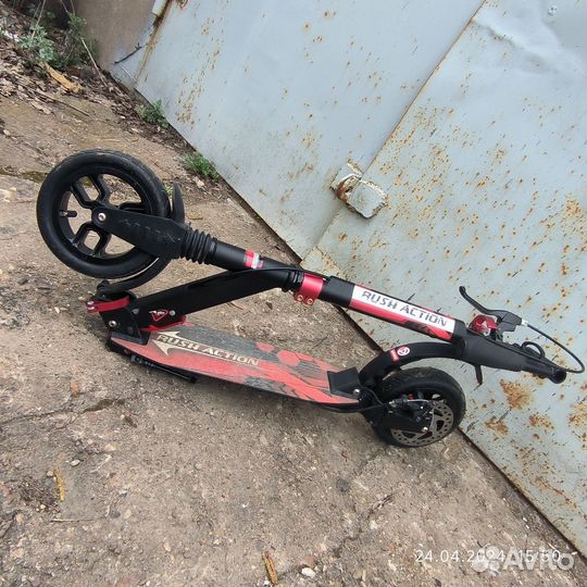 Самокат складной с ручным тормозом