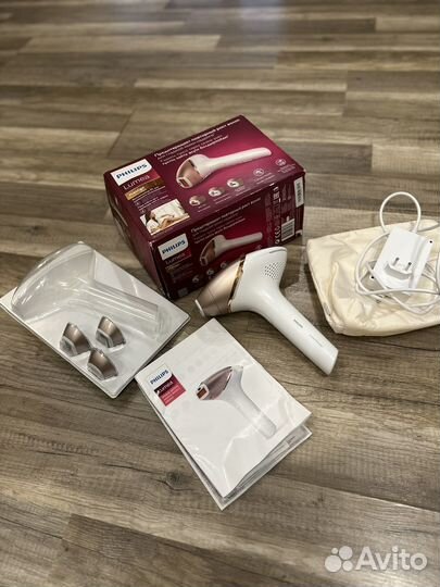 Фотоэпилятор Philips Lumea Prestige BRi956