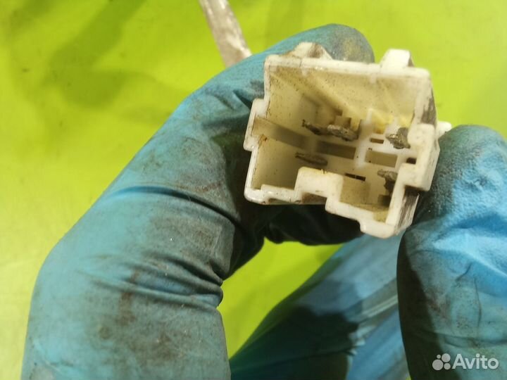 Стеклоподъёмник задний правый Mitsubishi Galant 8