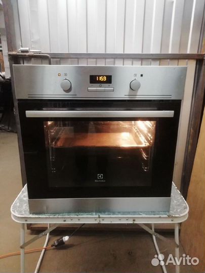 Встраиваемый духовой шкаф