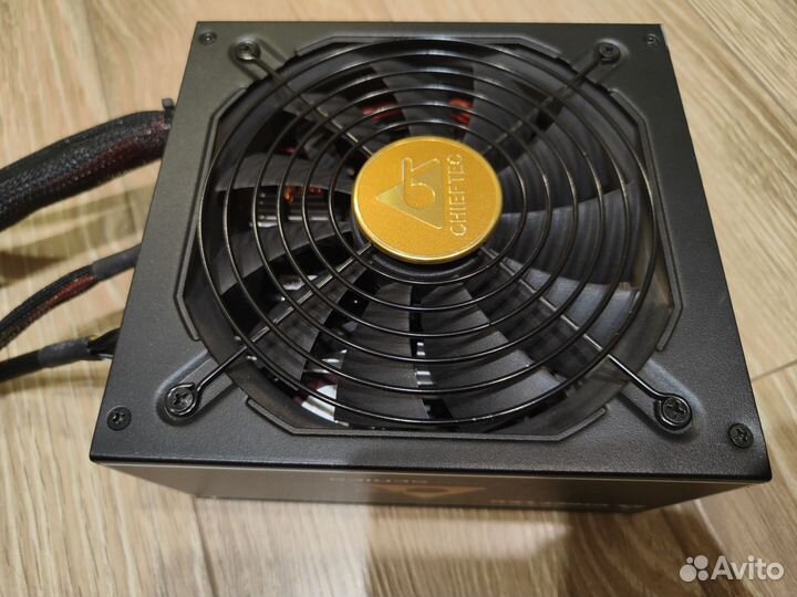 Блок питания chieftec 750w полумодульный