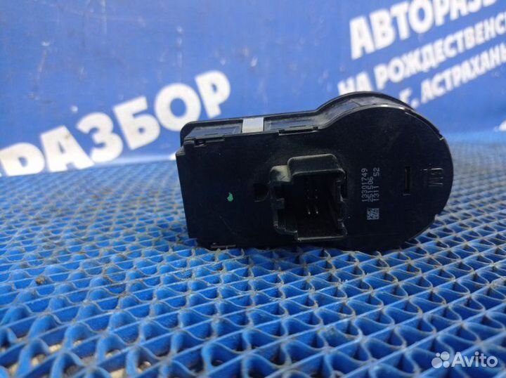 Блок управления светом Chevrolet Cruze седан F16D3