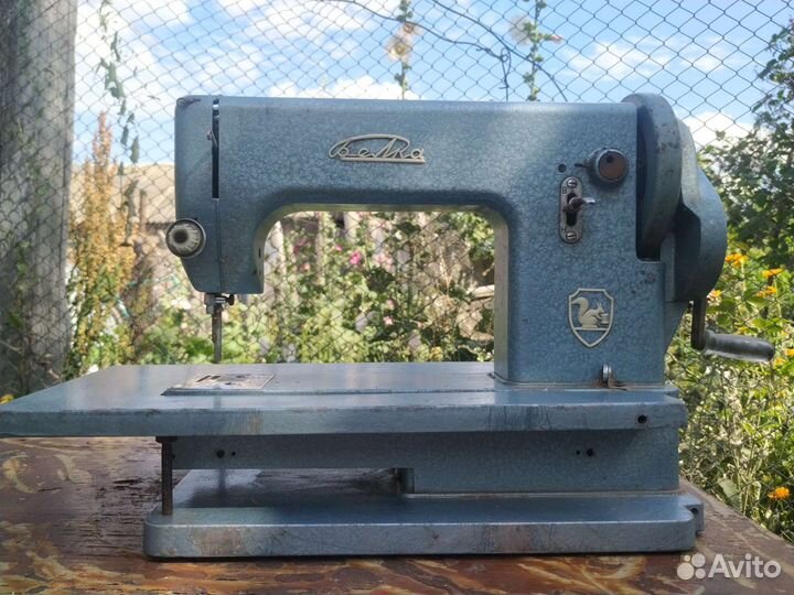 Швейная машинка Белка