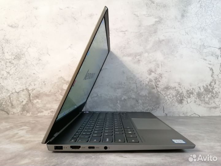 Ноутбук Lenovo для работы/ i5-8gen/ 8gb/ SSD 256gb