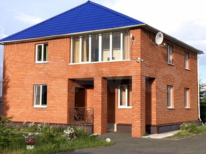 Дом 162,3 м² на участке 14,8 сот.