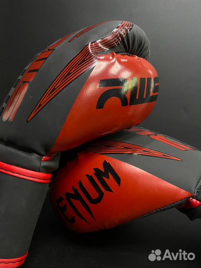 Боксерские перчатки Venum RWS Black Red