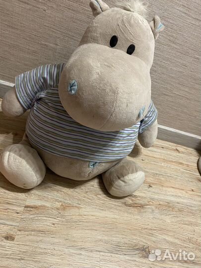 Мягкая игрушка бегемот