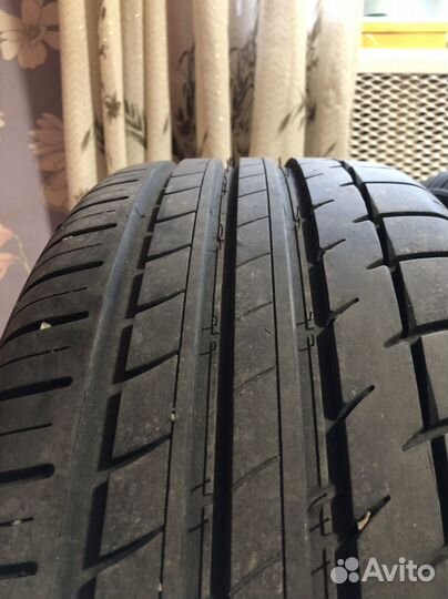 Triangle TH201 Sportex 215/35 R19 85Y