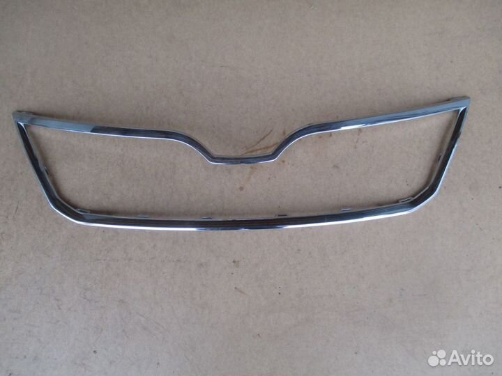 Накладка на решетку радиатора Skoda Rapid