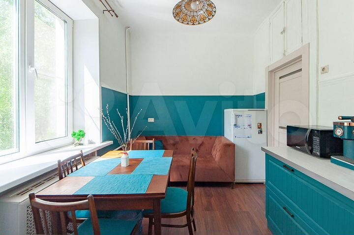 2-к. квартира, 54 м², 3/3 эт.