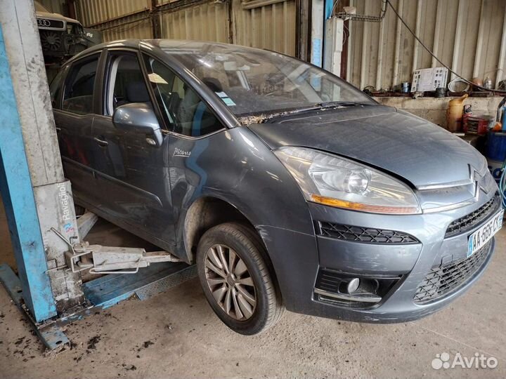 Лючок бензобака Citroen C4 Picasso 1 (2006-2013)