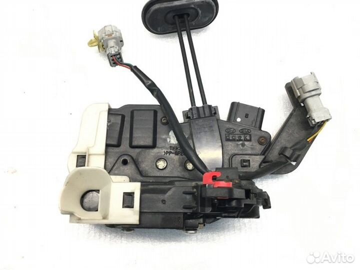 Замок двери передний правый Kia Optima 3 седан 2.4