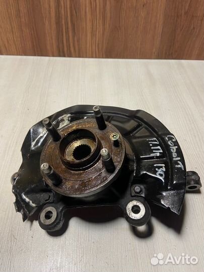 Кулак передний правый Chevrolet Cobalt T250 B15D2