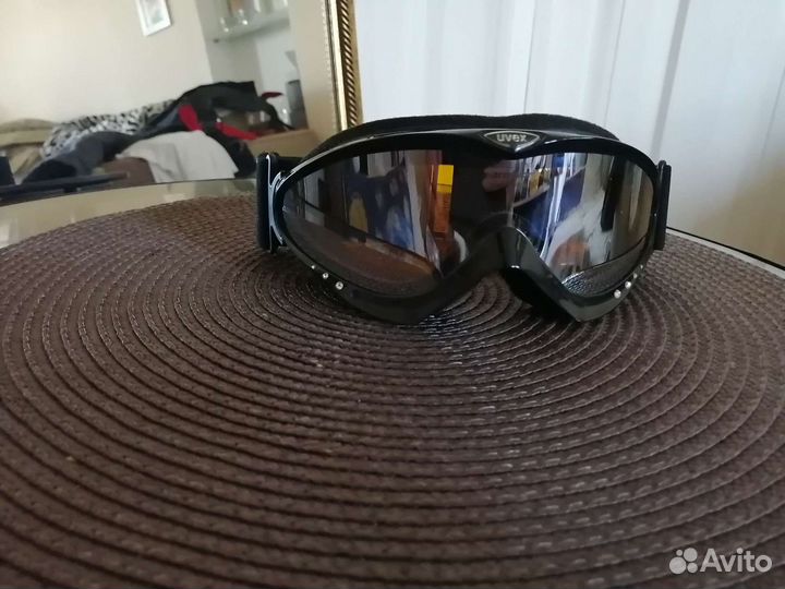 Горнолыжные очки uvex