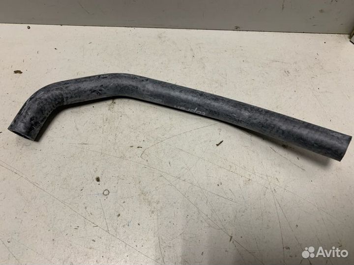 Патрубок охлаждения радиатора Volkswagen Passat