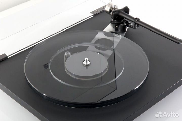Rega Planar 6 (Ania Pro) Black