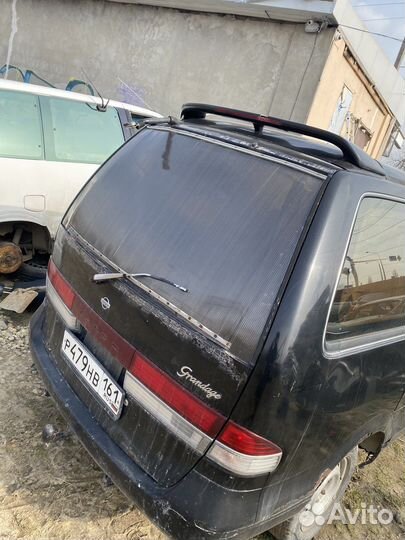 Nissan Largo 30 в разбор