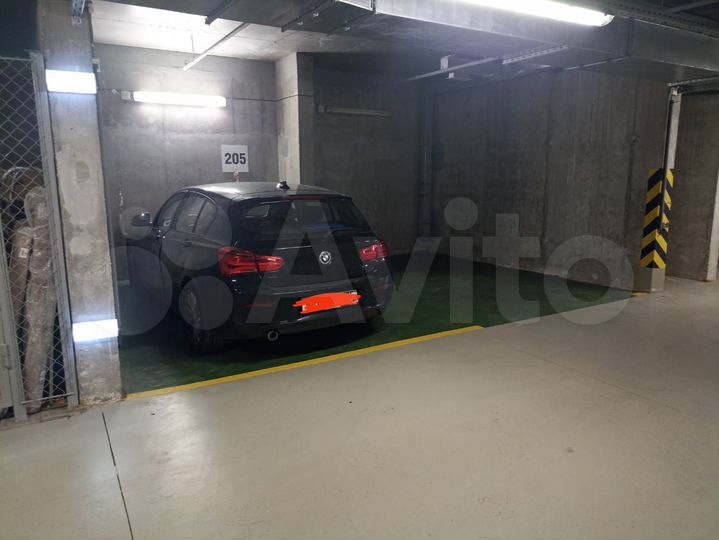 Машиноместо, 27 м²