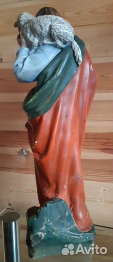 Старинная статуэтка