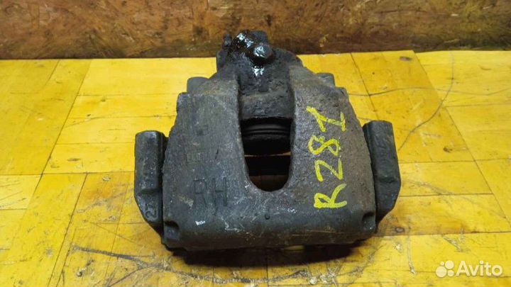 Суппорт передний правый Ford Focus 2 1.6 2008-2011