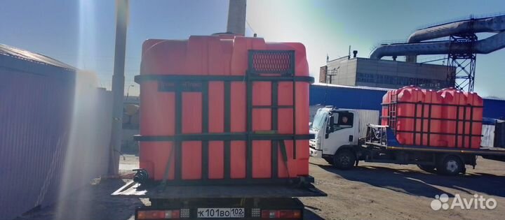 Емкость пластиковая в обрешетке под воду кас жку