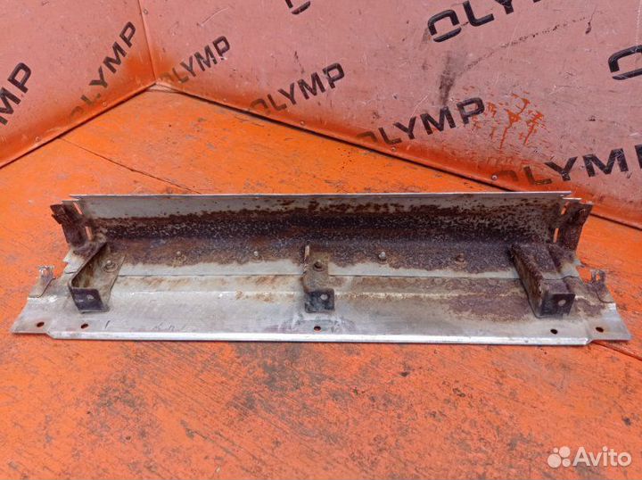 Бампер задний Mitsubishi Pajero V75W 6G74 2001