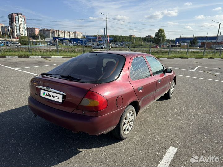 Ford Mondeo 1.8 МТ, 1998, 200 000 км