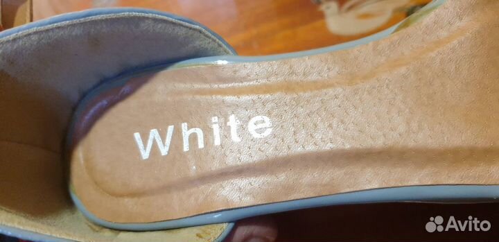 Туфли на высокой подошве новые Лаковая кожа 36р