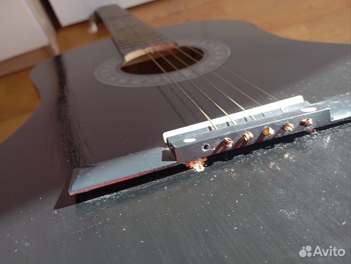 Акустическая гитара