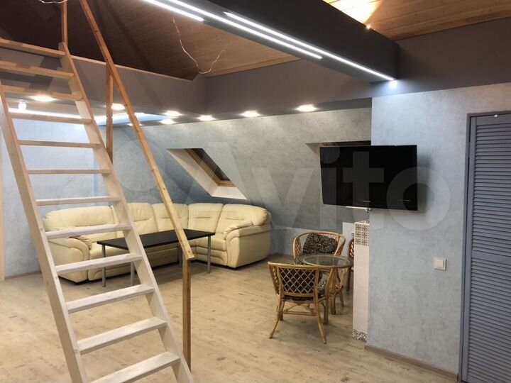 Квартира-студия, 80 м², 4/4 эт.
