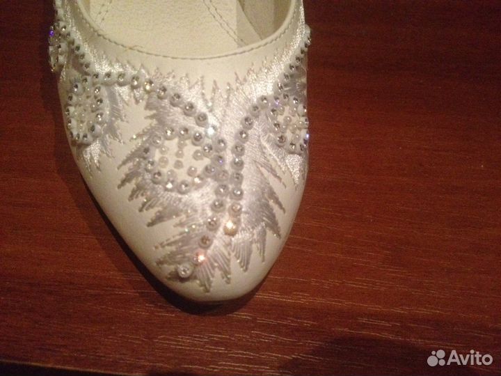 Замечательные свадебные туфли