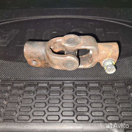 Карданчик рулевой рейки Toyota yaris 2