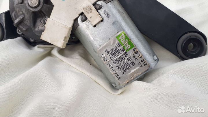 Мотор стеклоочистителя с кронштейном Peugeot 206