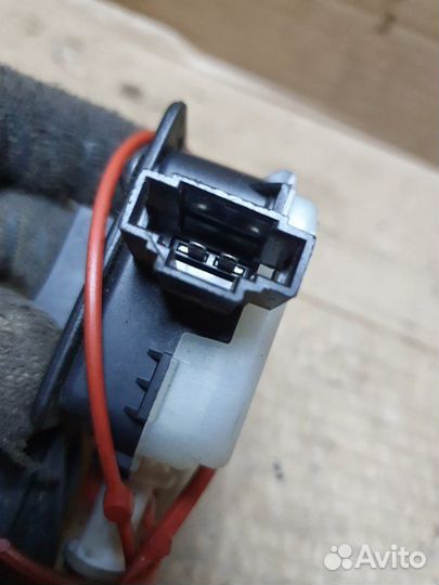 Сервопривод лючка бензобака Mercedes Gl500 X164