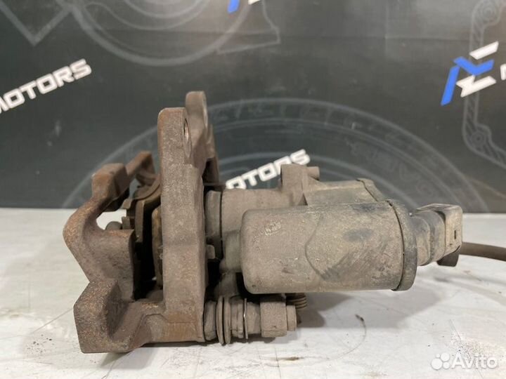 Суппорт задний левый Audi A6 C6 BDW 2005