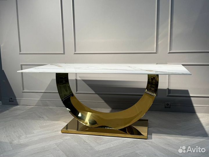 Дизайнерский стол