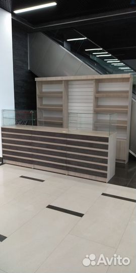 Торговые стеллажи в бутик