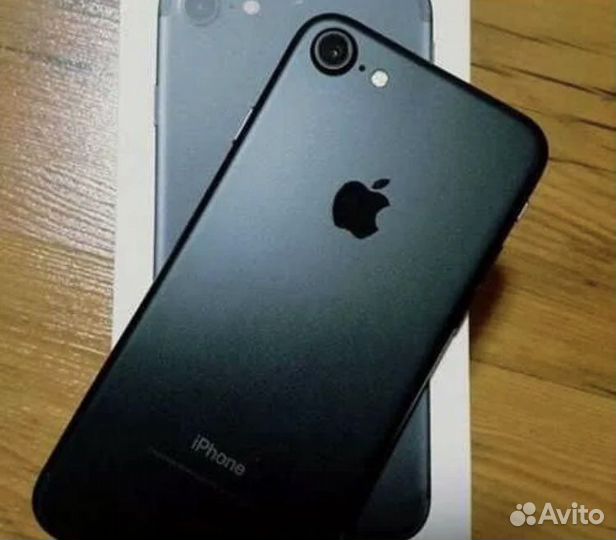 Телефон iPhone 7