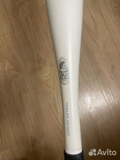 Софтбольная бита louisville slugger 32-12