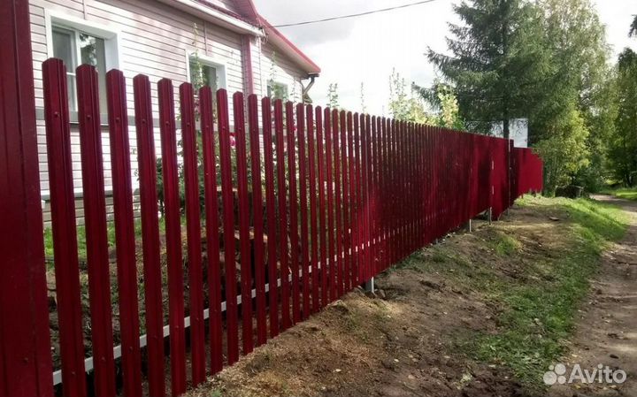 Забор из евроштакетника профессионально качественн