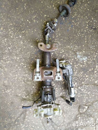 Рулевая колонка с замком зажигания Toyota Crown