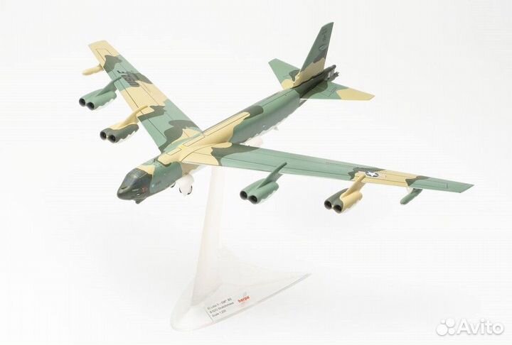 Модель самолета 1/200 Boeing B-52G Stratofortress