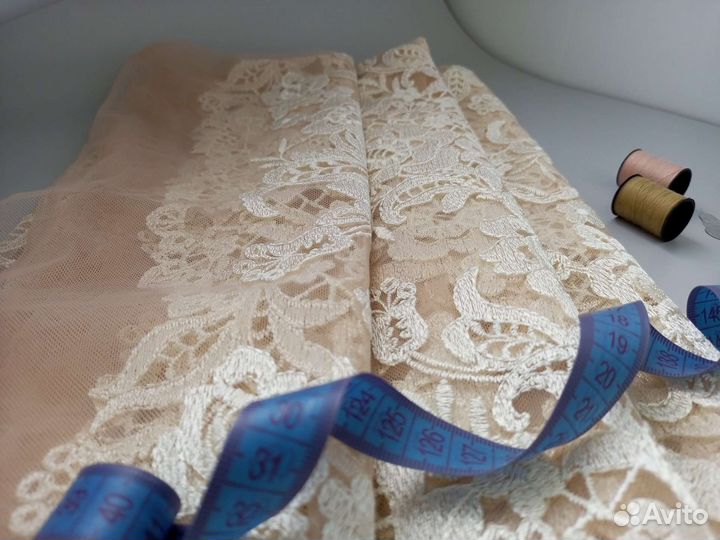 Ткань гипюр кружево вышивка на сетке отрез Италия