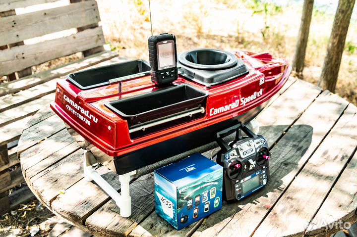 Карповый кораблик с разбрасывателем,эхолотом,GPS