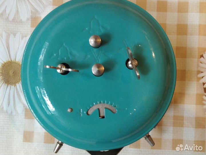 Будильник Янтарь СССР