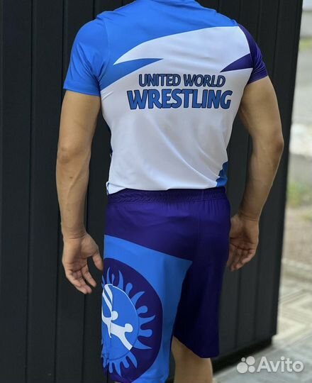 Тренировочная форма футболка шорты UWW