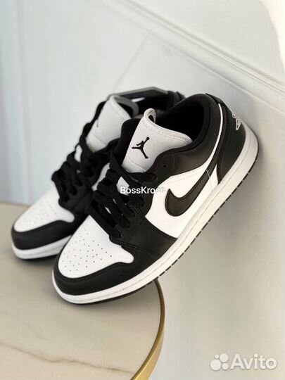 Jordan 1 low panda