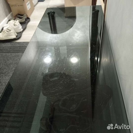 Стеклянная тумба под тв