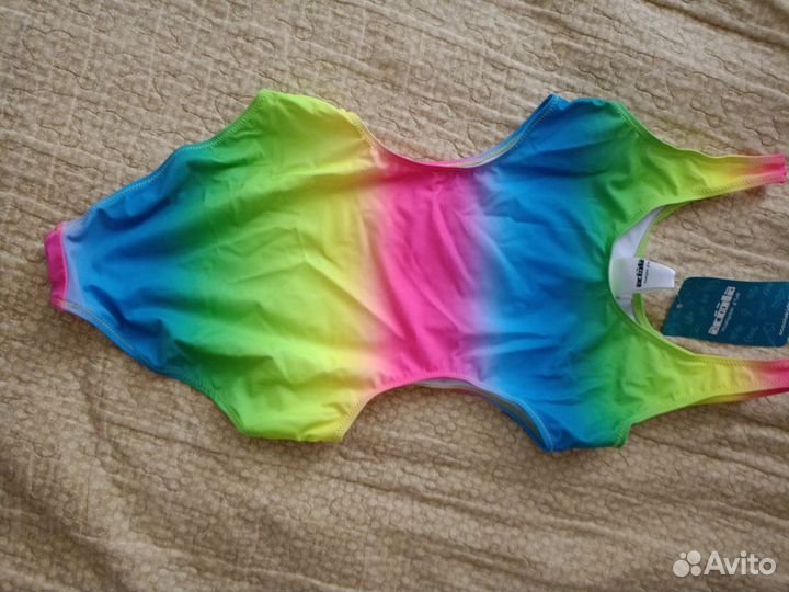 Купальник слитный новый