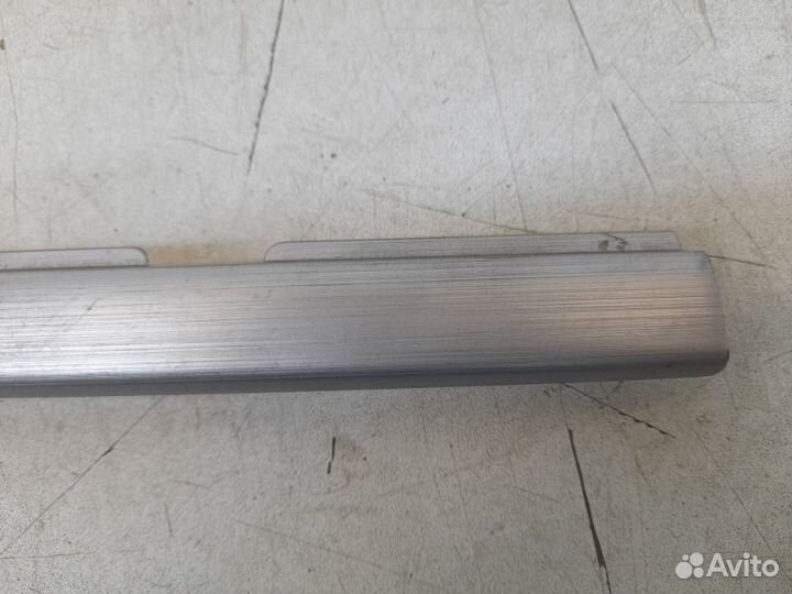 Накладка обшивки двери задняя левая Toyota Land